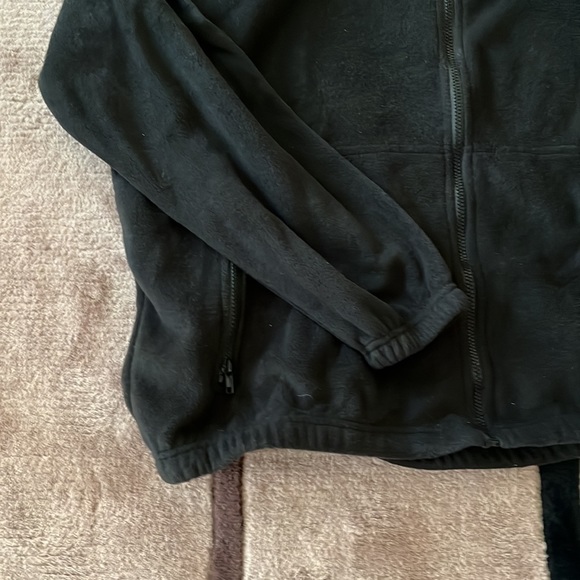 XL men’s black fleece full zip jacket with WWE logo embroidered on front chest. - Picture 3 of 8